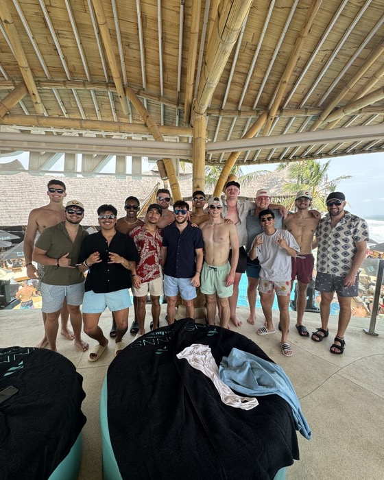 Evo sales team together on a summer trip